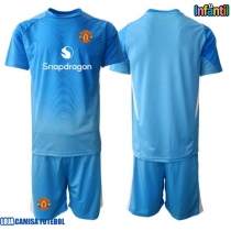 Camisa de Futebol Manchester United Goleiro Equipamento Principal Infantil 2025-26 Manga Curta (+ Calças curtas)
